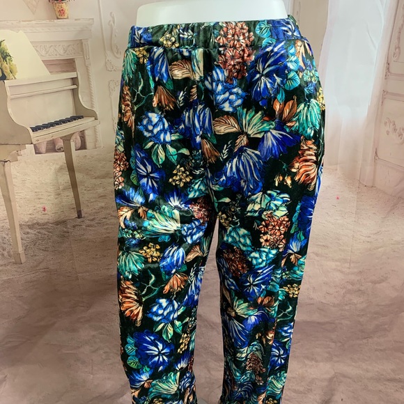 SOLD NEW Zara Floral Exotic Velvet Velour P - Picture 3 of 8